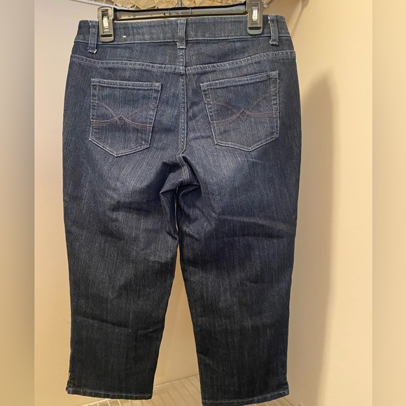New Christopher & Banks Modern Fit Jean Capris size 4 - Picture 8 of 8